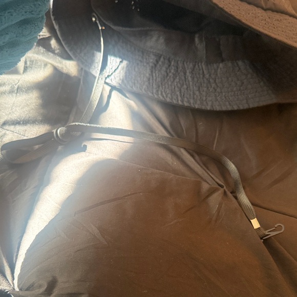 Stylish Black Bucket Hat with M Logo - Picture 4 of 4